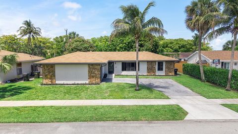 1820 N 17th Ct Court N Lake Worth Beach FL 33460