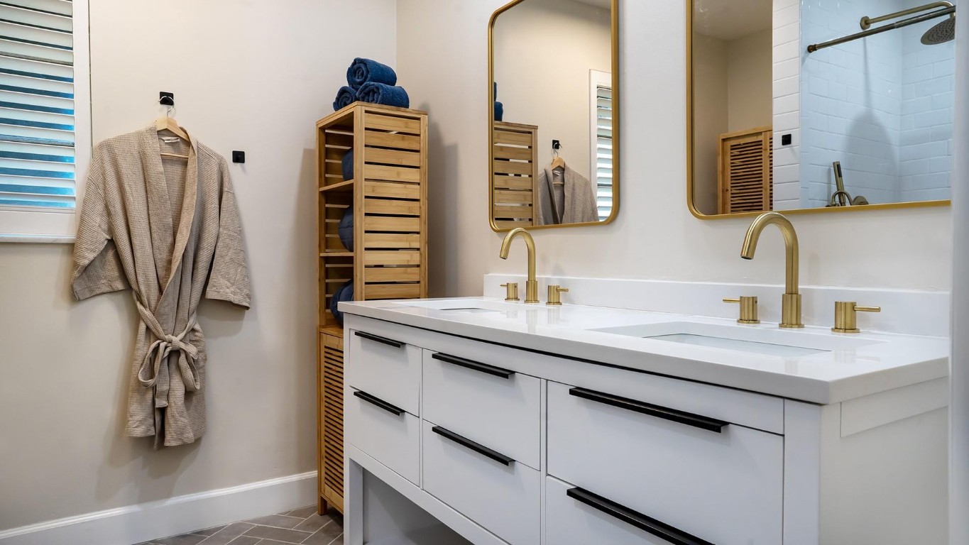 LAKE IDA SHORES 1ST ADD - Residential Lease