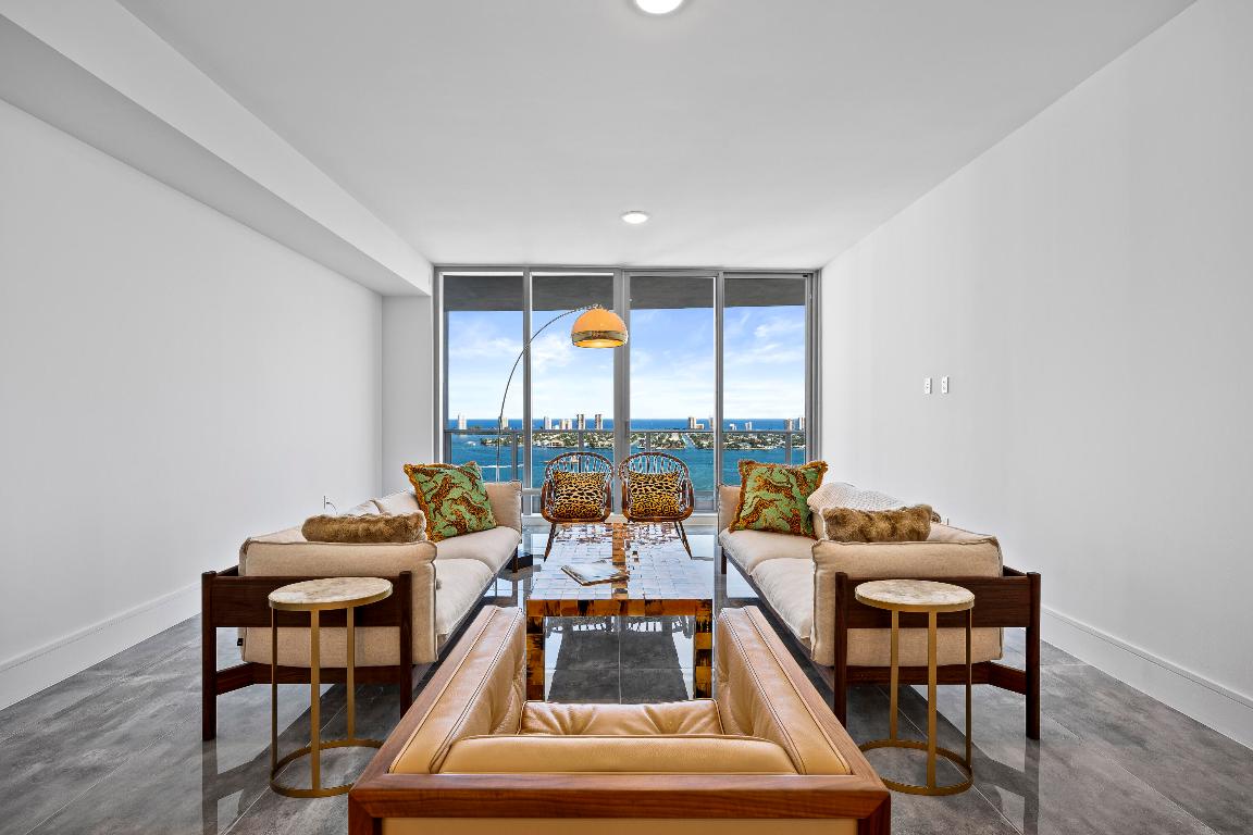 Nautilus 220 Condominium - Residential