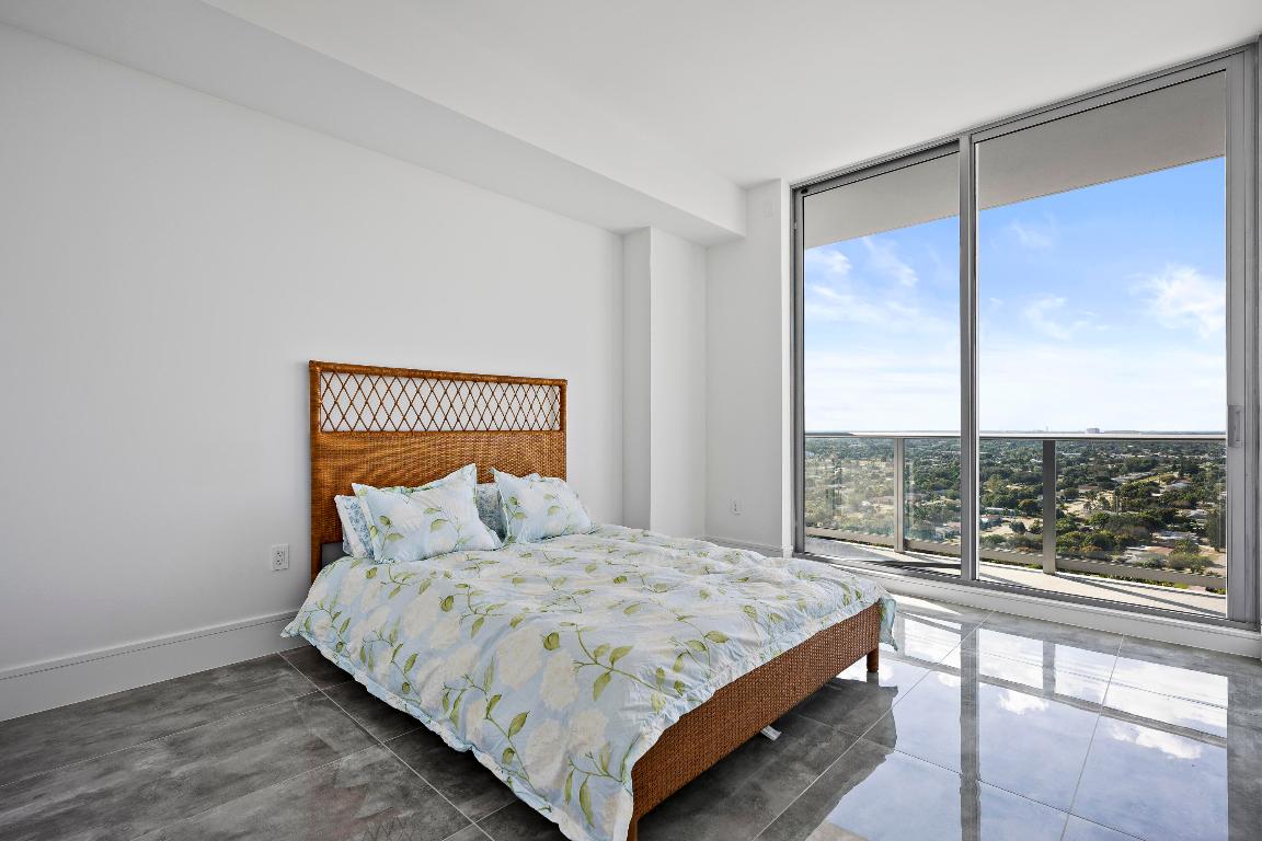 Nautilus 220 Condominium - Residential