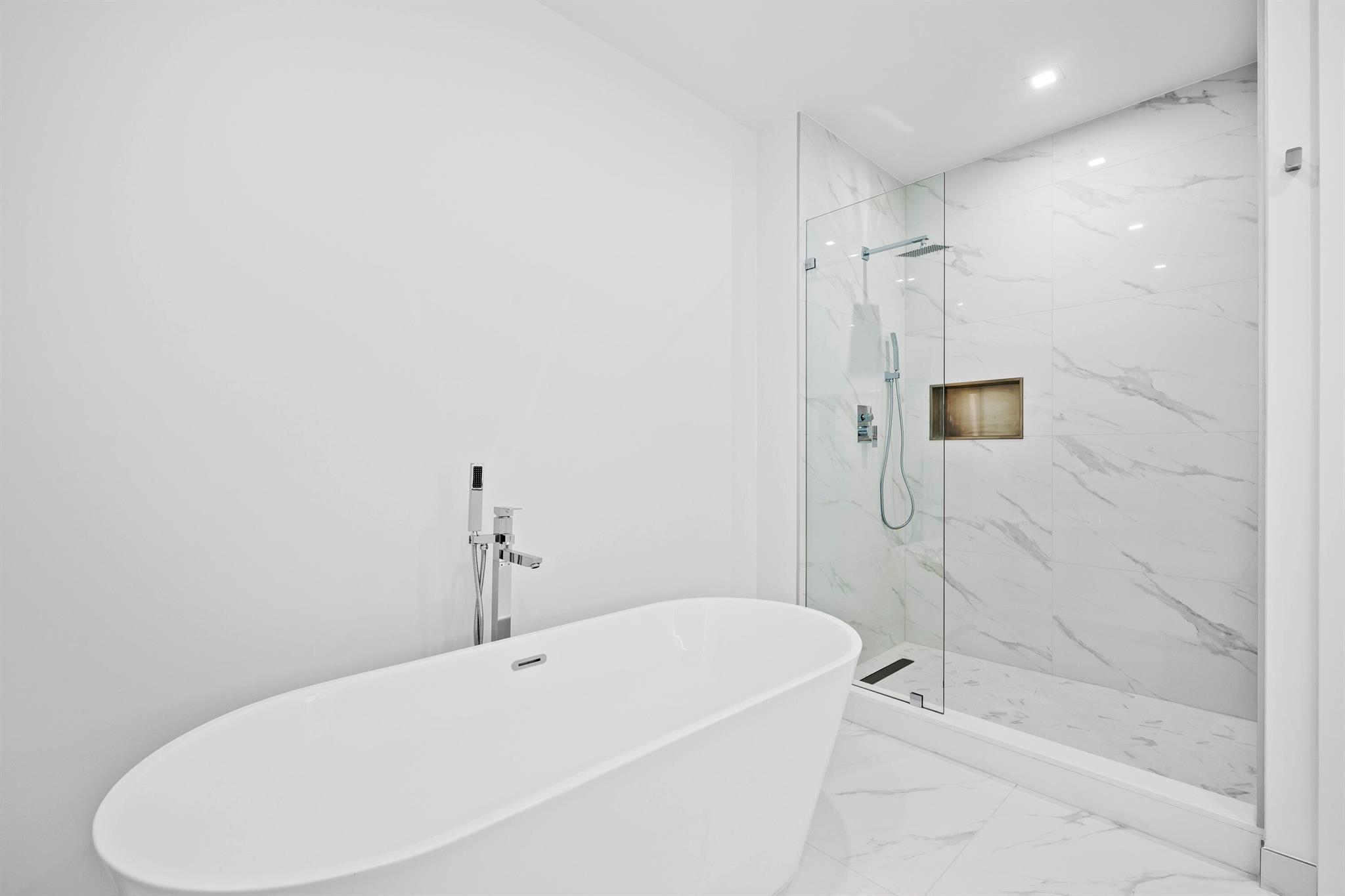 Nautilus 220 Condominium - Residential