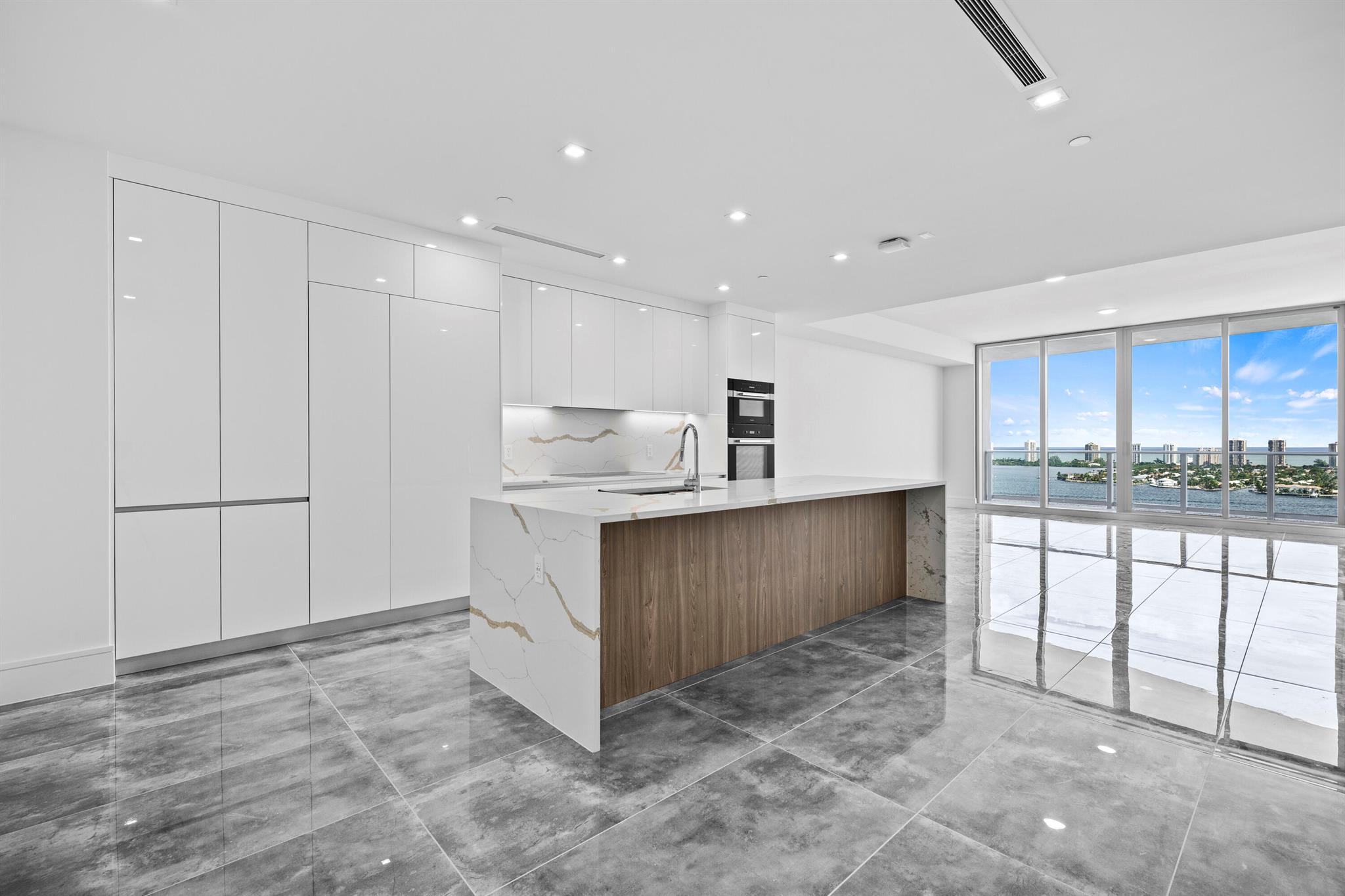 Nautilus 220 Condominium - Residential