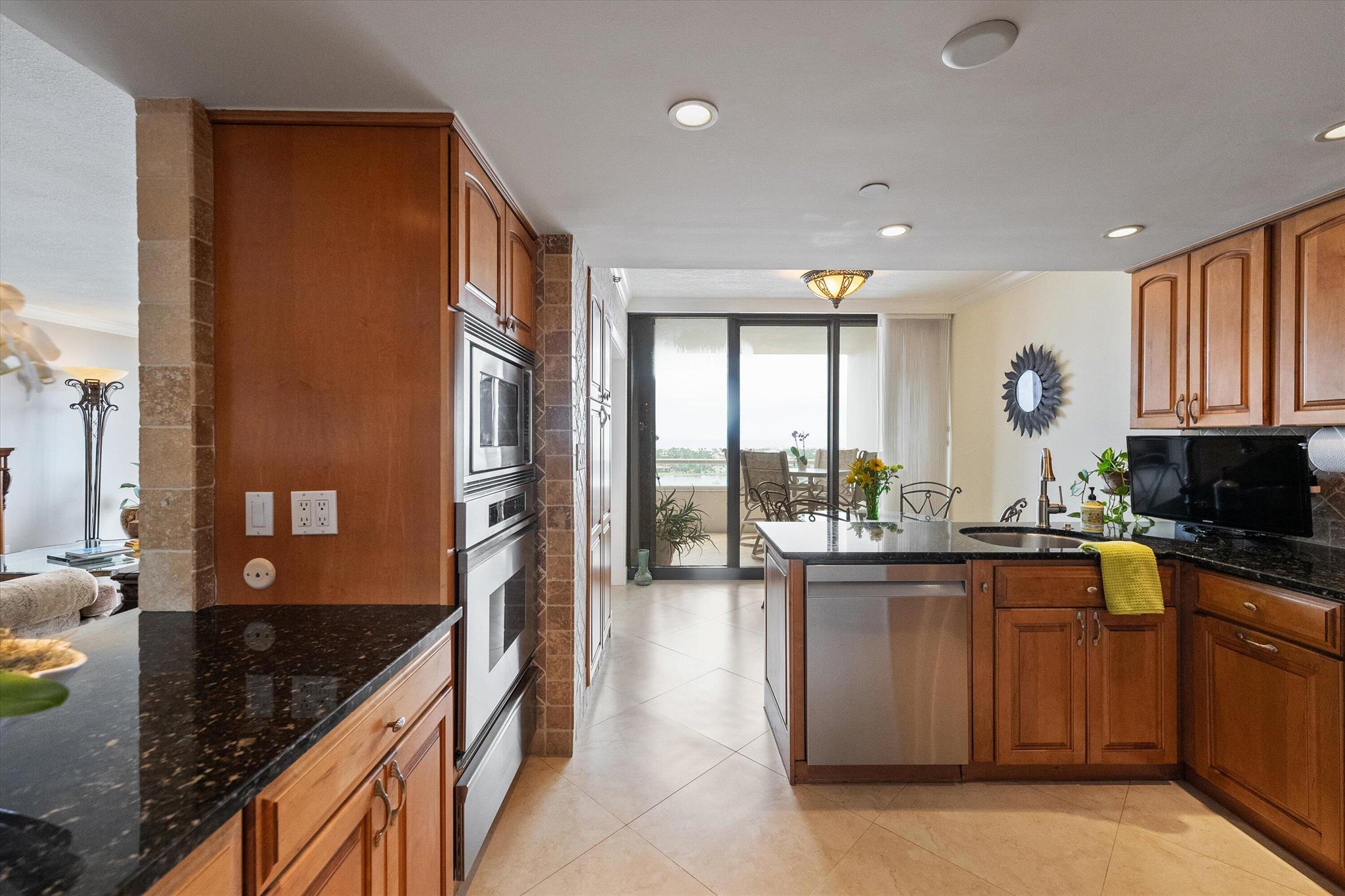 PLAZA OF THE PALM BEACHES - Residential