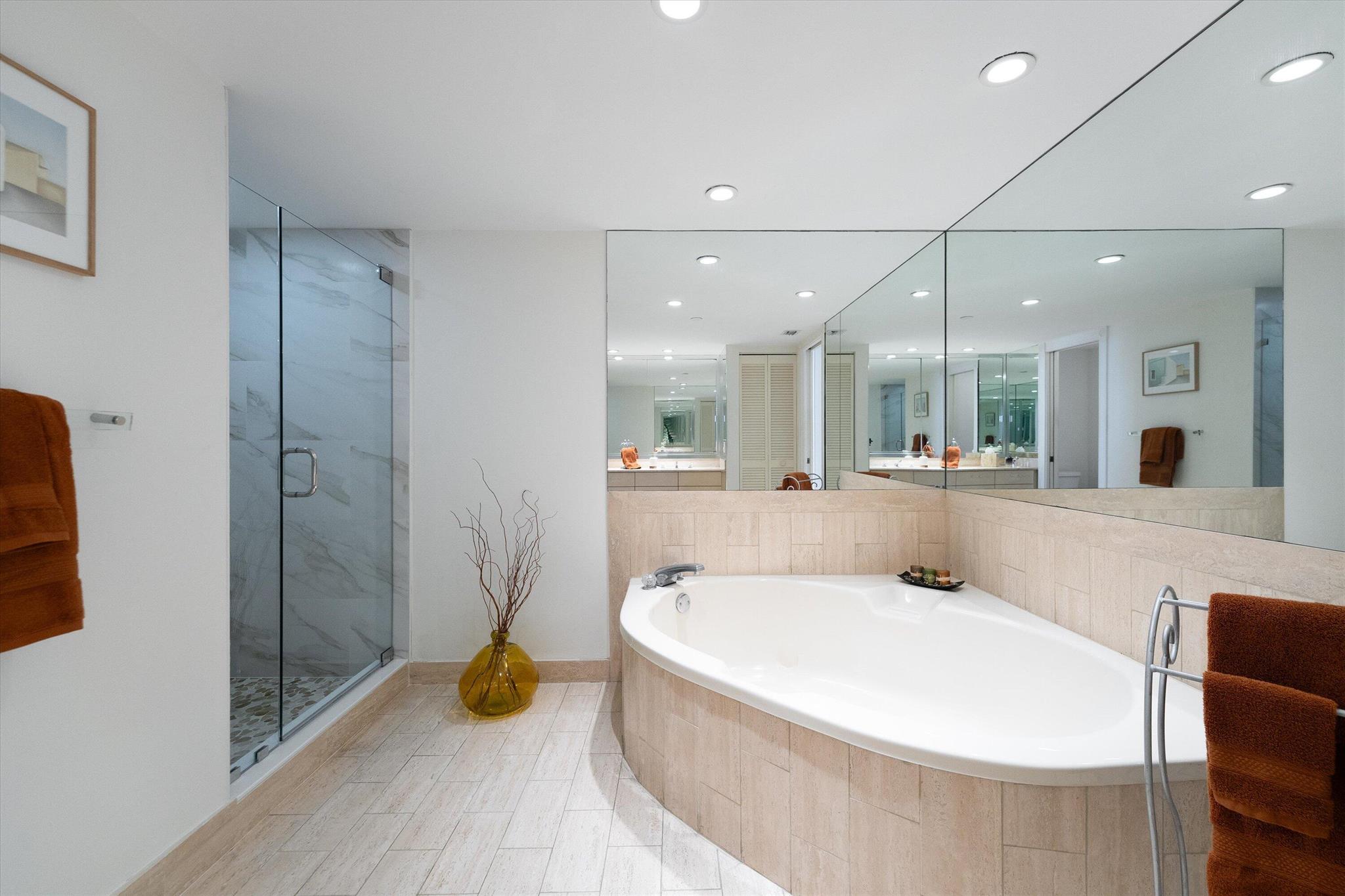 PLAZA OF THE PALM BEACHES - Residential