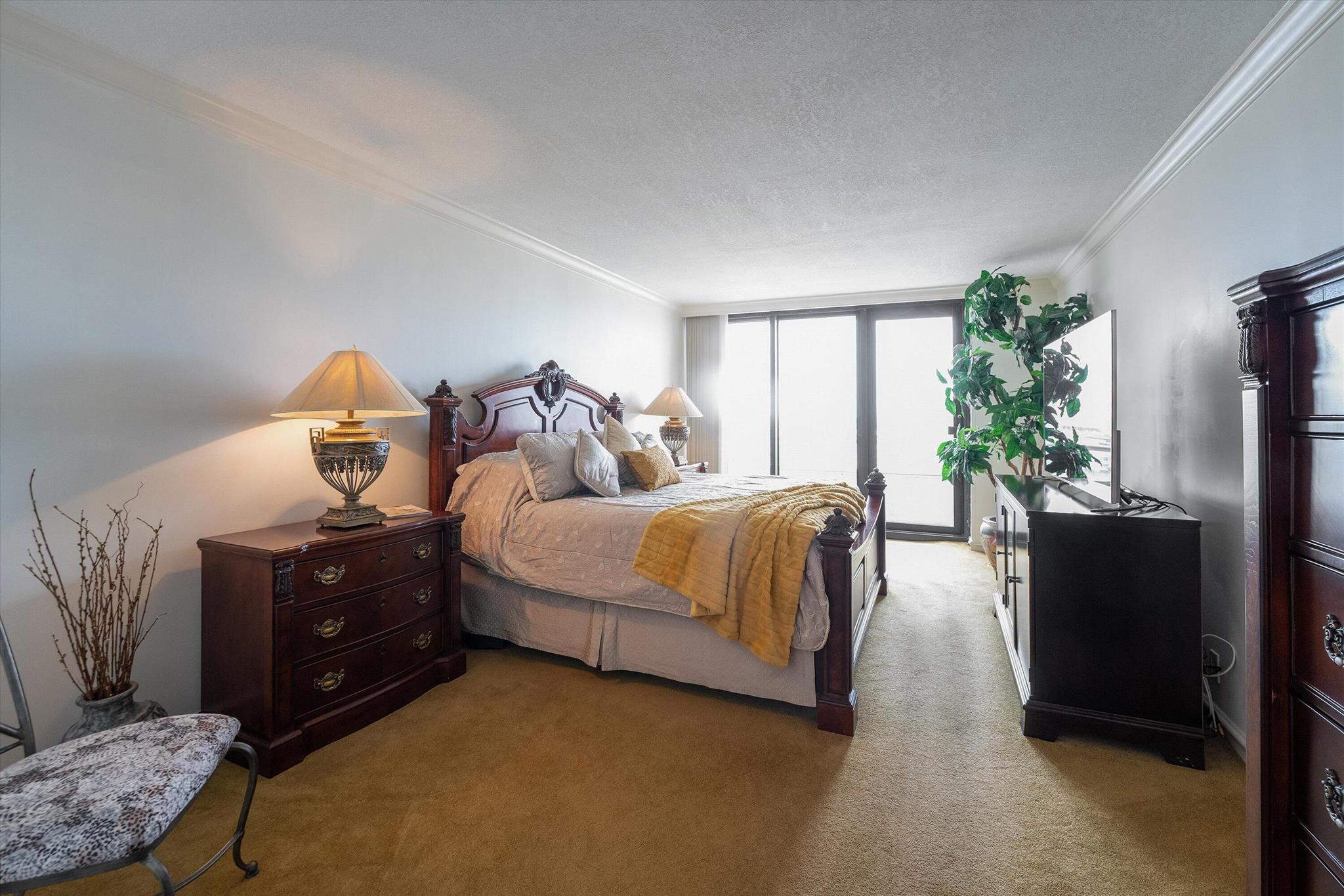 PLAZA OF THE PALM BEACHES - Residential