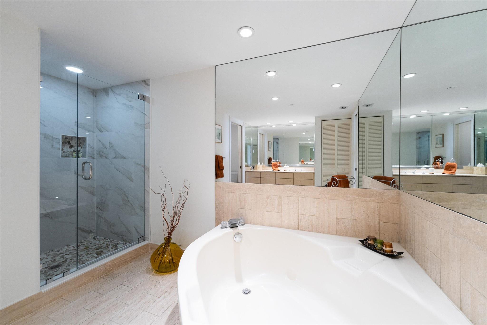 PLAZA OF THE PALM BEACHES - Residential