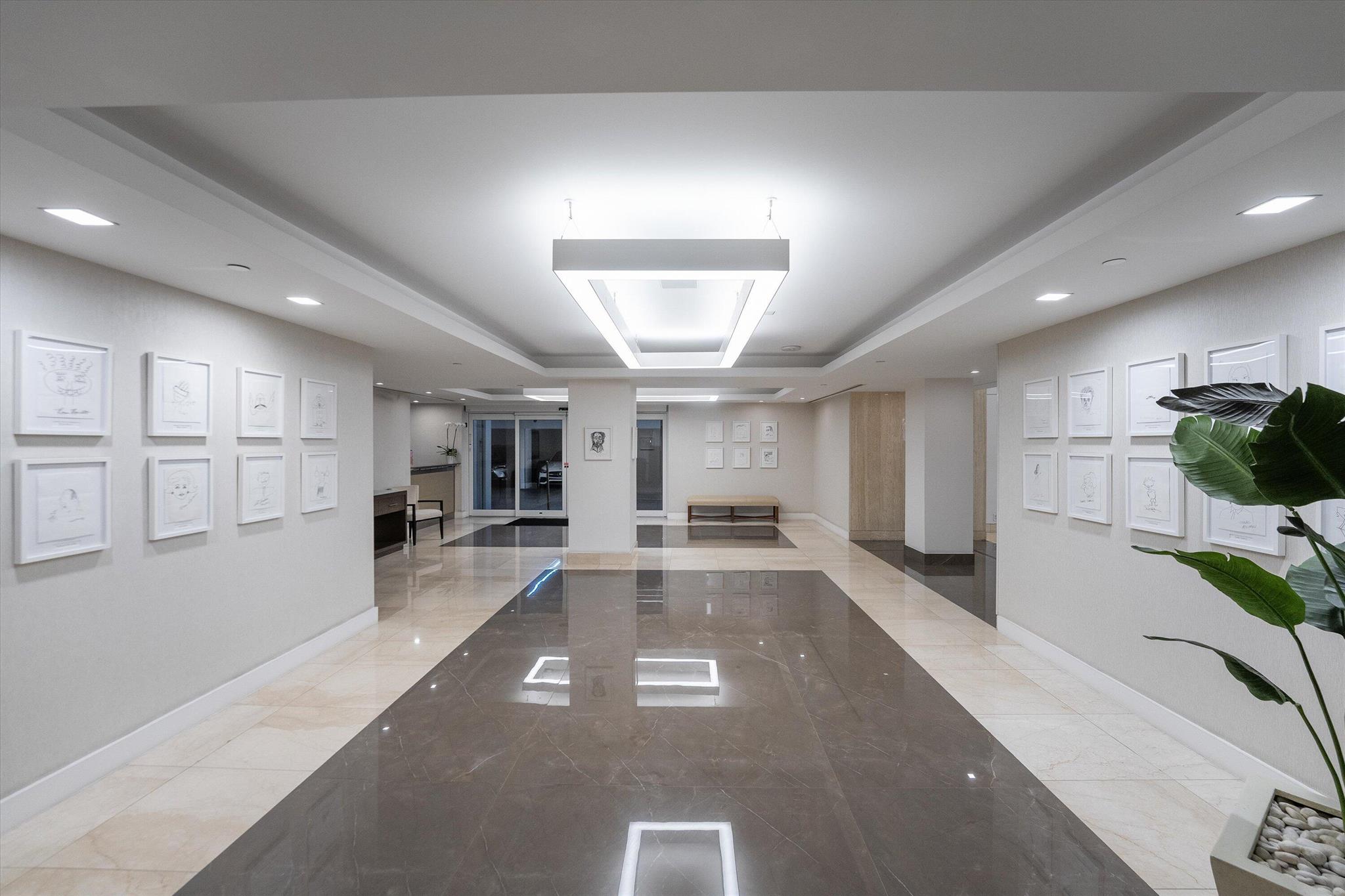 PLAZA OF THE PALM BEACHES - Residential