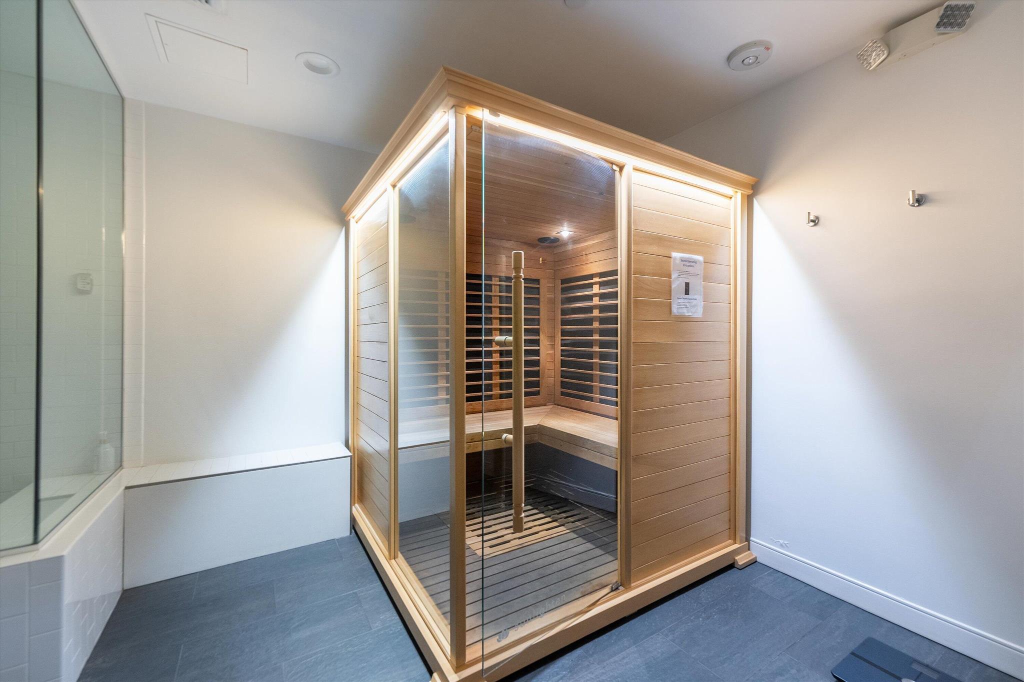 PLAZA OF THE PALM BEACHES - Residential