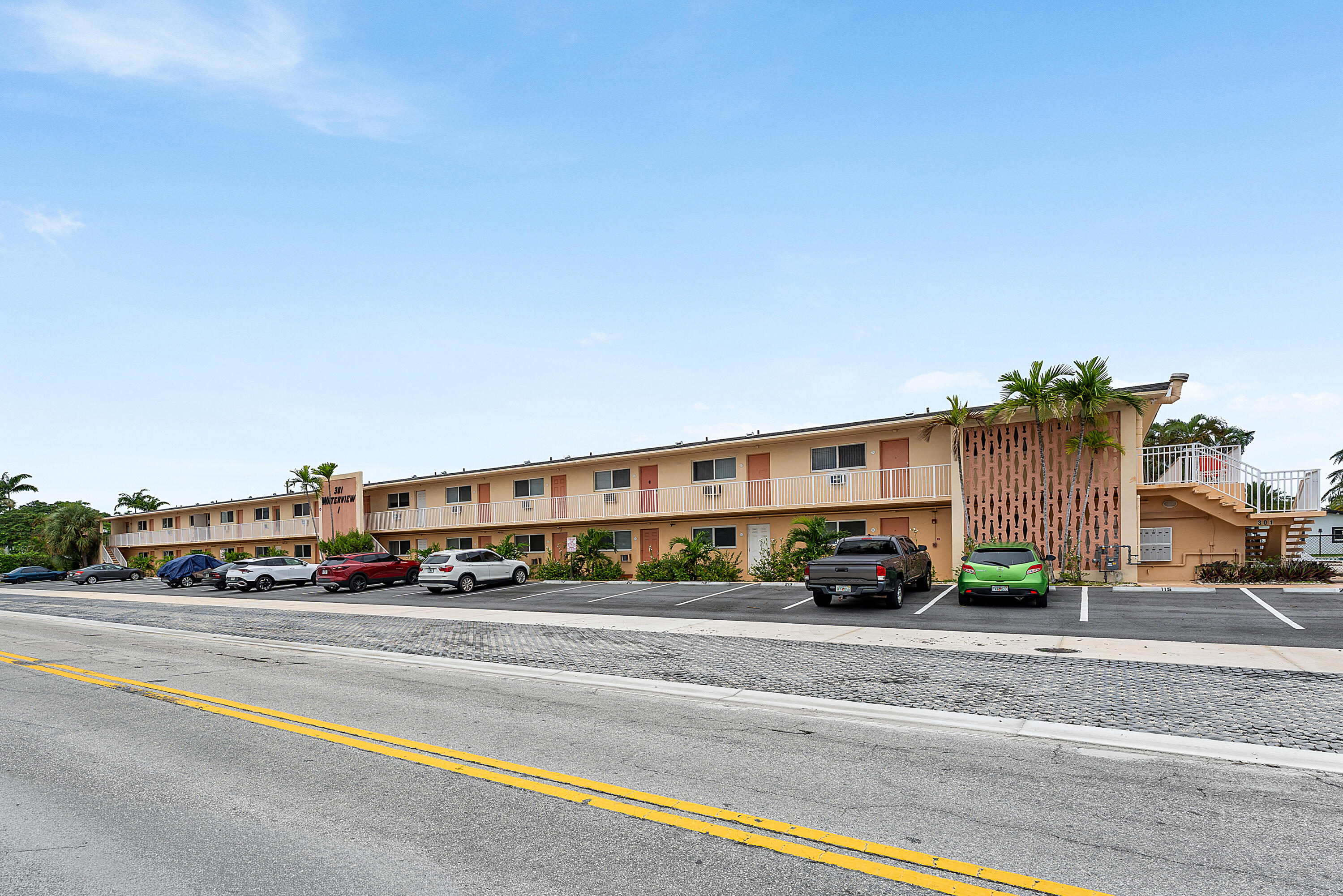 301 E MCNAB Road 113