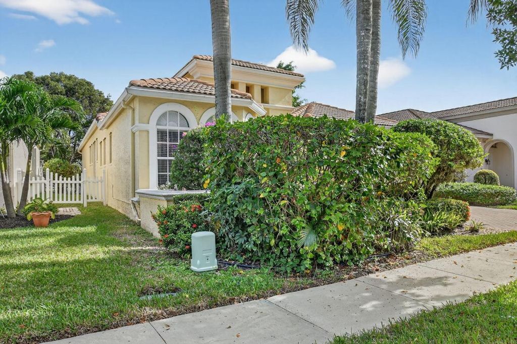 Photo of 1848 Via Castello, Wellington, FL 33411 (MLS # R11147067)