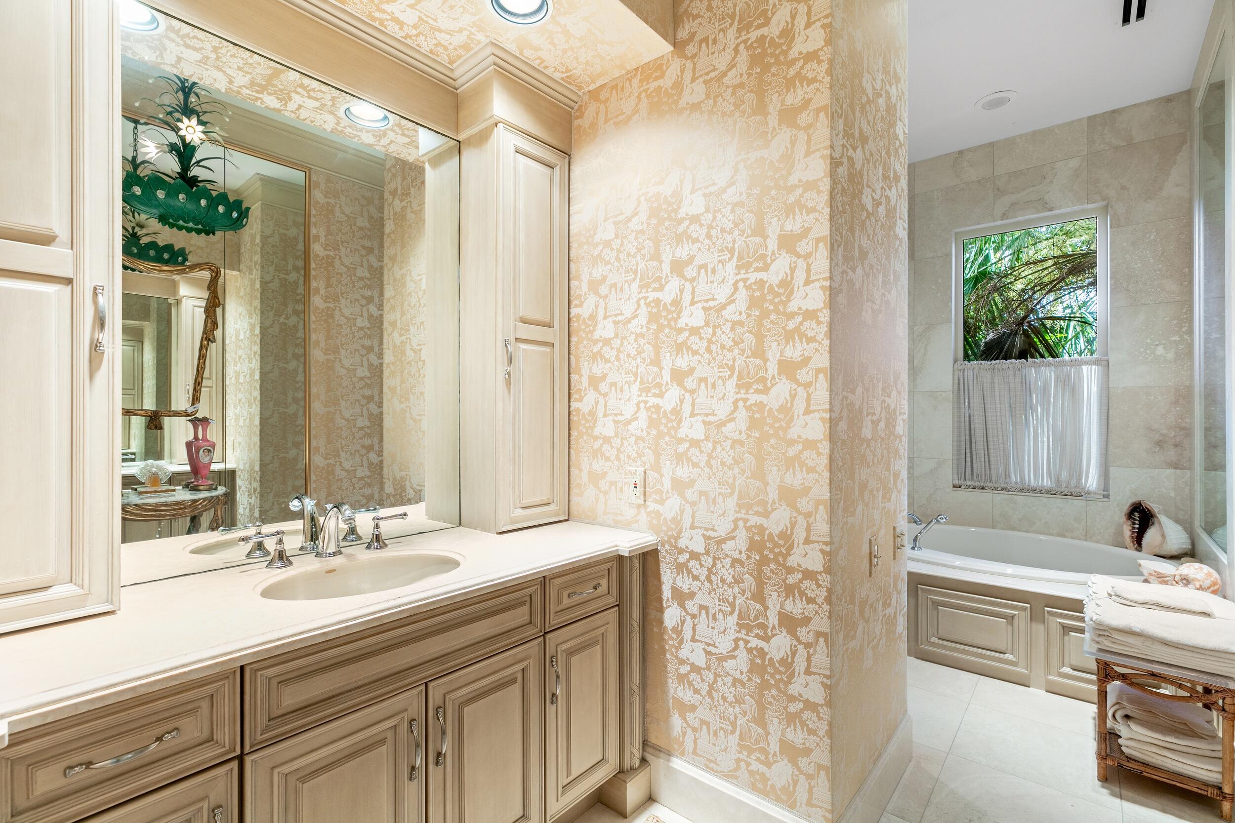 ROYAL PARK - Residential