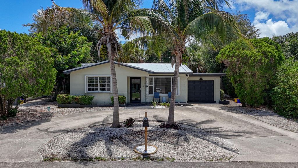 Photo of 1964 Circle Drive, North Palm Beach, FL 33408 (MLS # B26031473)
