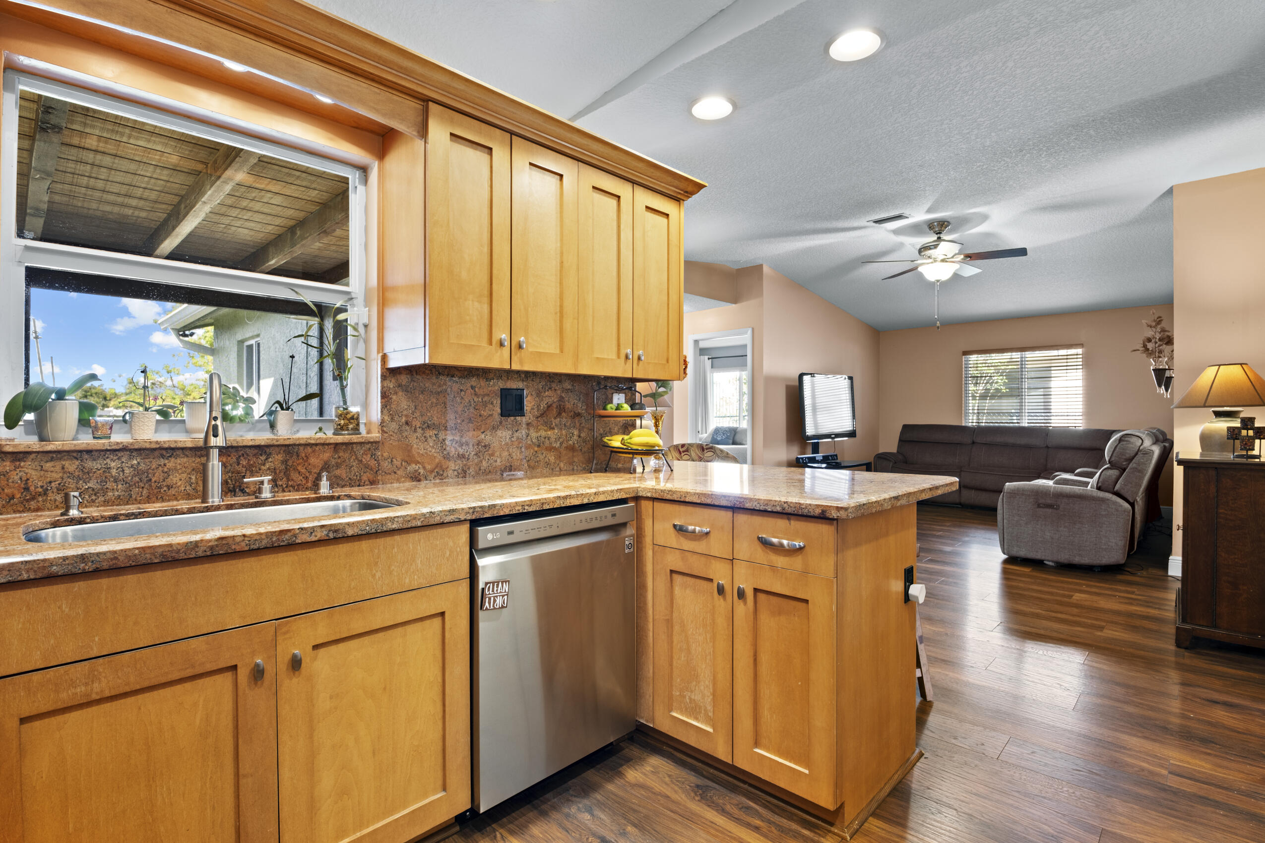 WILLOW CREEK - Residential