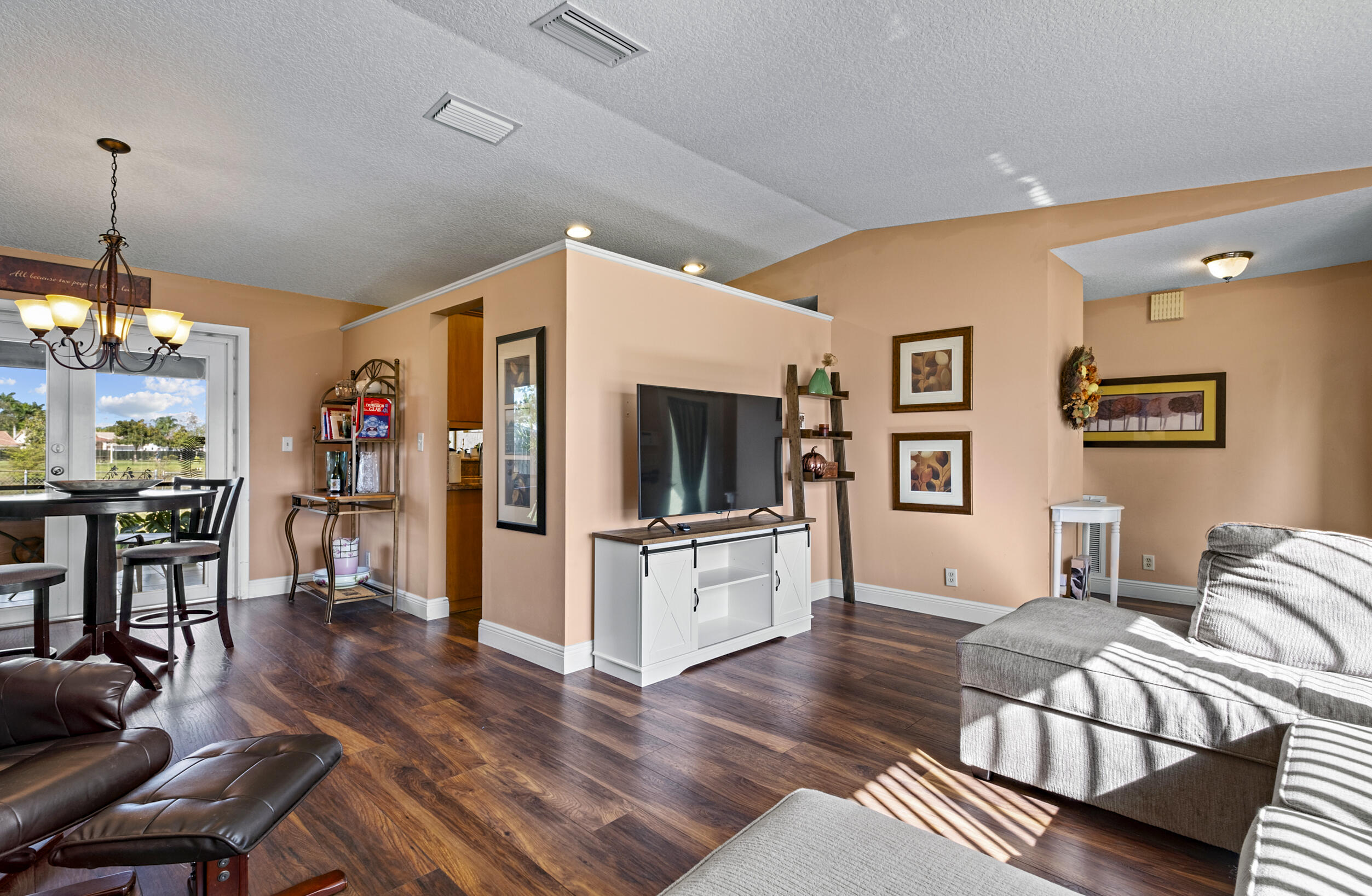 WILLOW CREEK - Residential