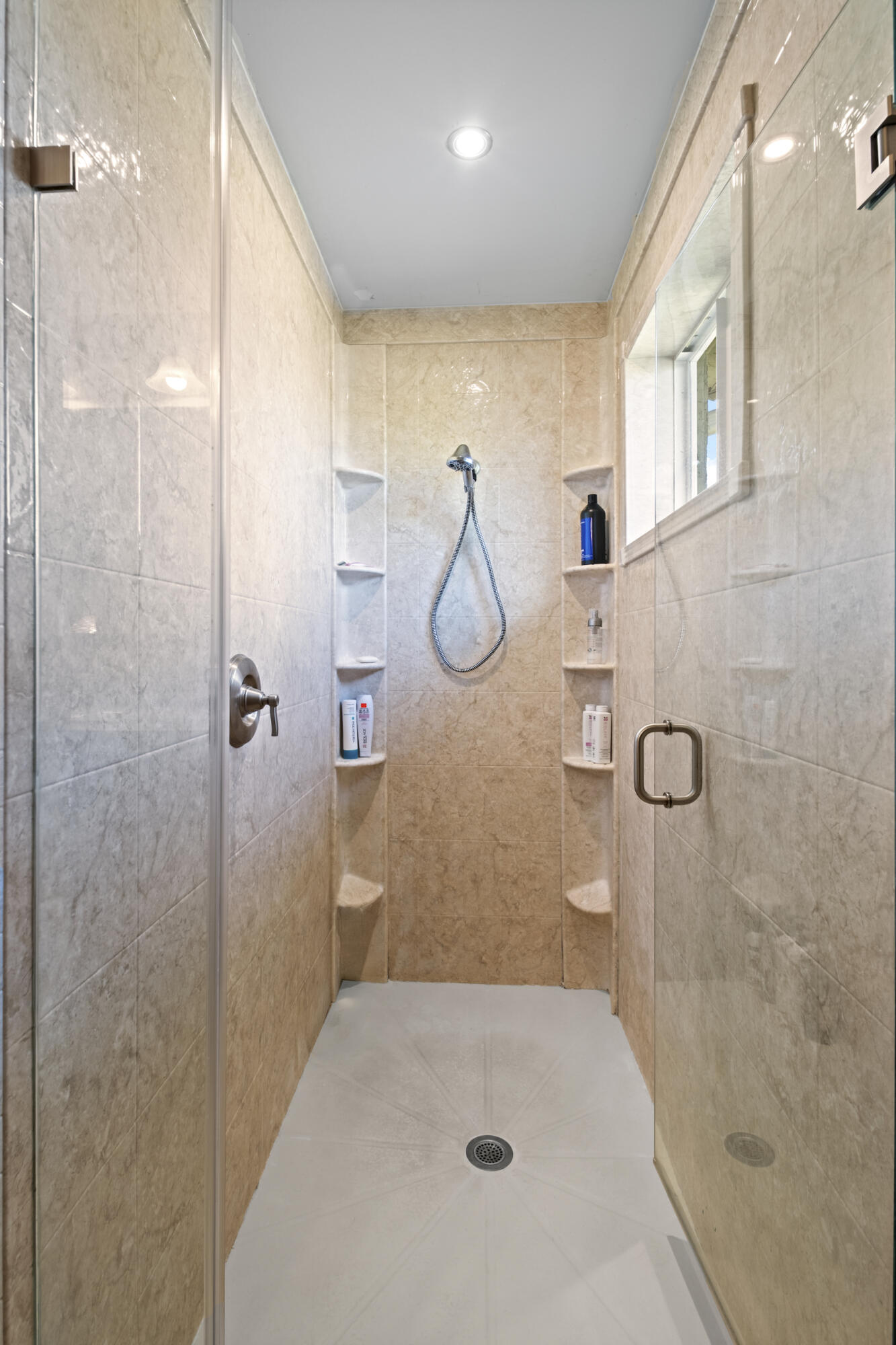 WILLOW CREEK - Residential