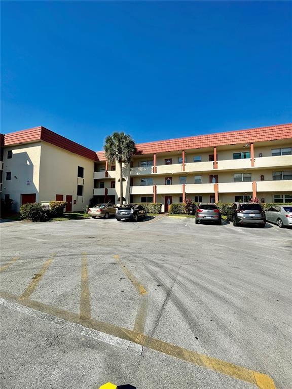 2851 Sunrise Lks Dr 109