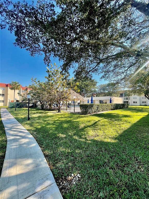 2851 Sunrise Lks Dr 109