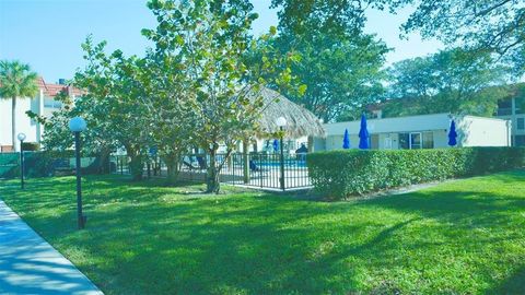 2851 Sunrise Lks Dr 109 Fort Lauderdale FL 33322