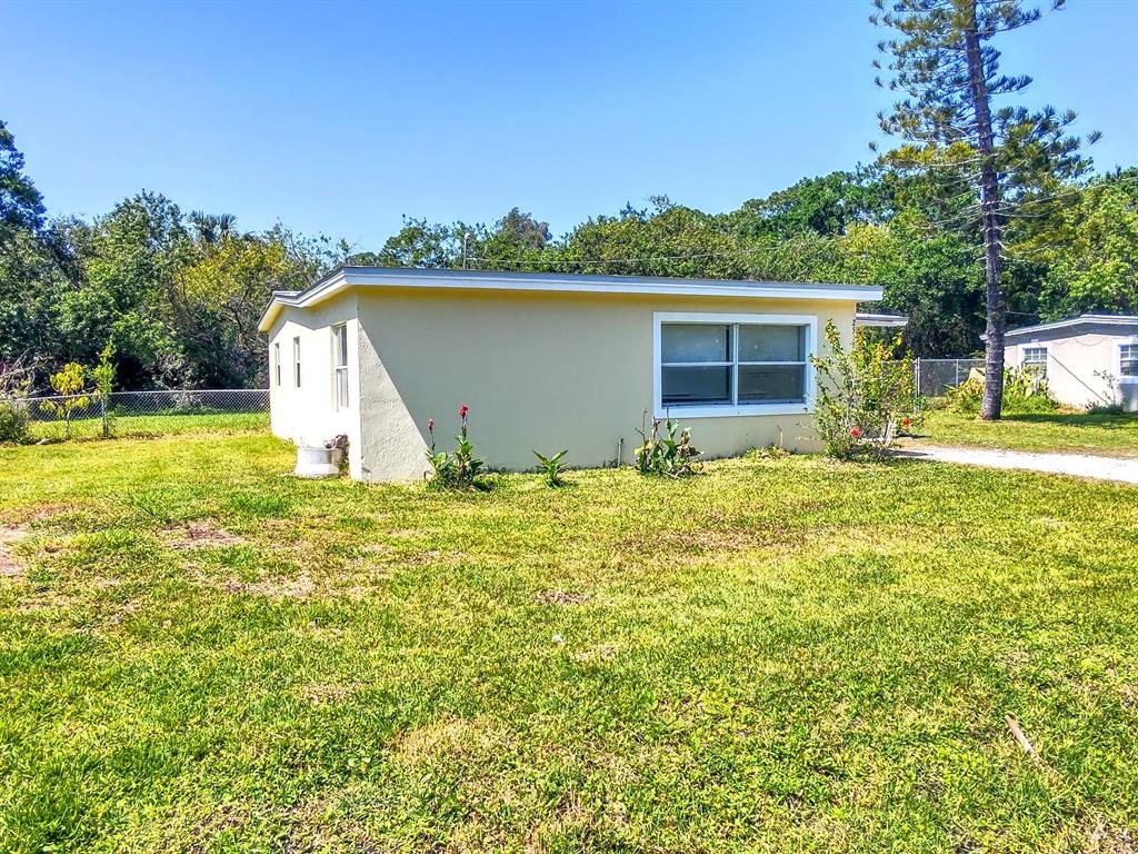 Photo of 2515 Rolyat Street, Fort Pierce, FL 34947 (MLS # R10702019)