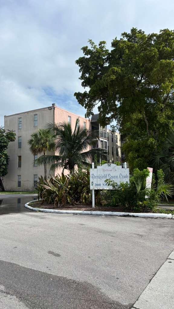 BROOKFIELD SQUARE - Residential