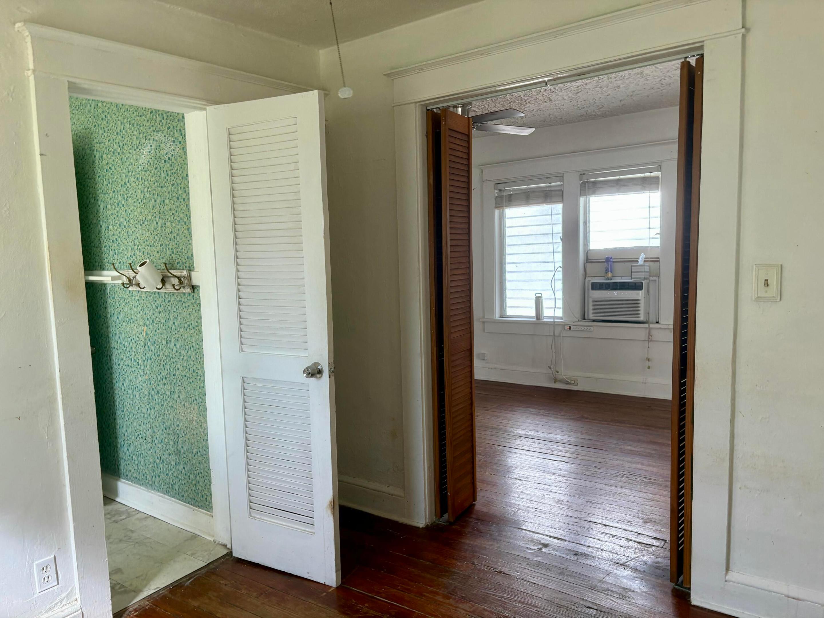 LAKE WORTH TOWN OF - Residential Income