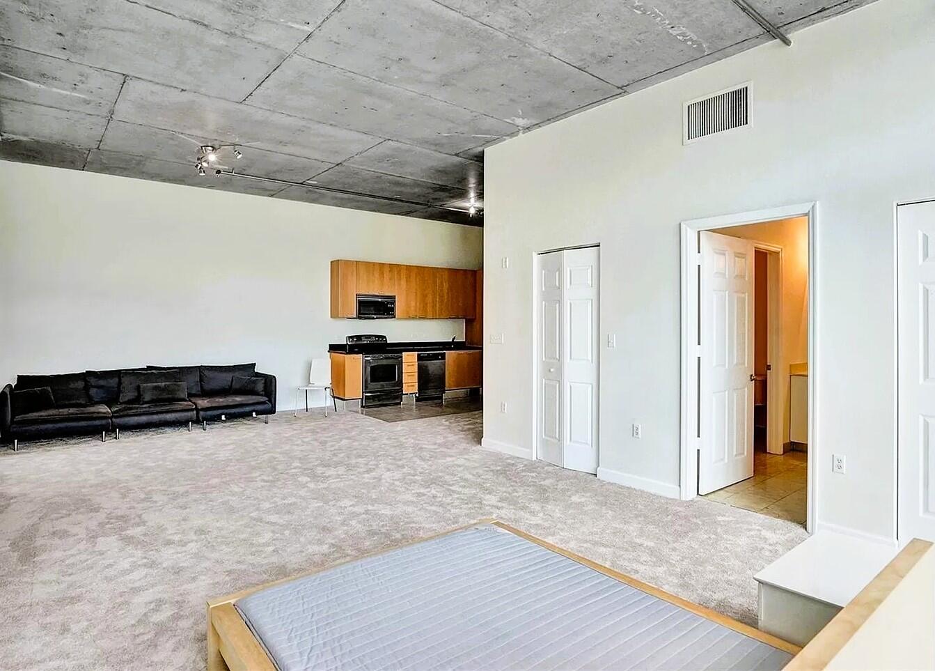 2100 Van Buren Street 215