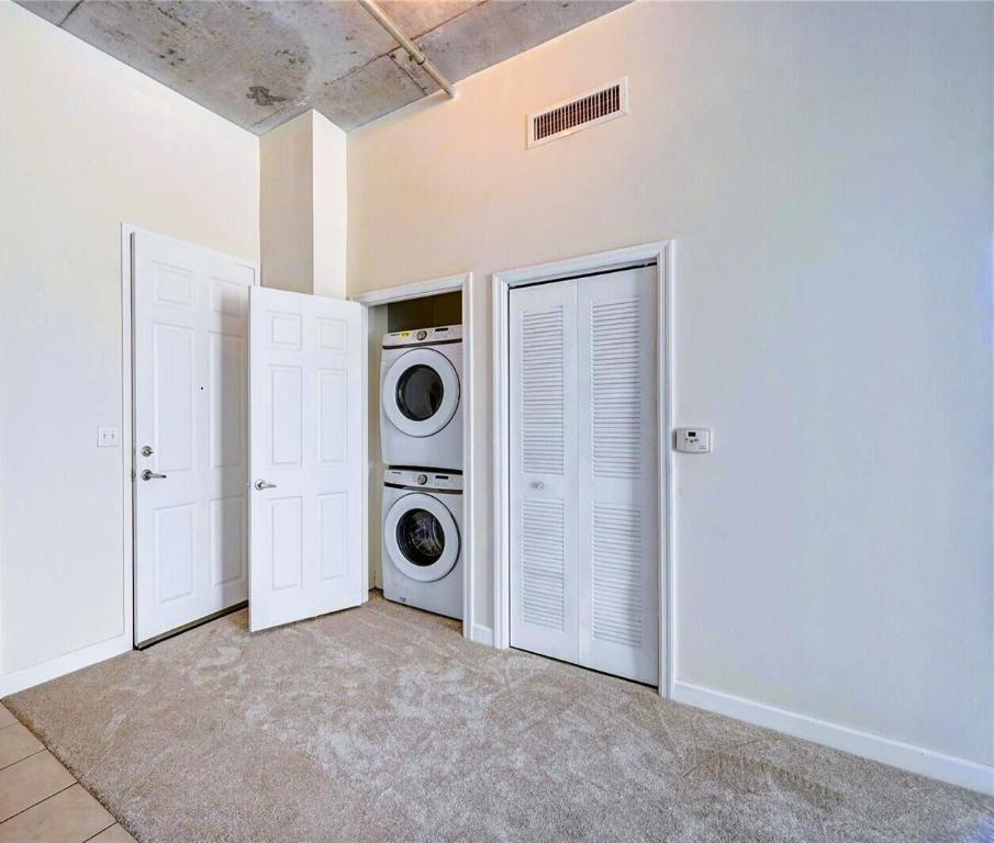 LOFTS AT HOLLYWOOD STATION - Residential