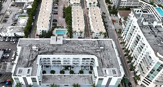 LOFTS AT HOLLYWOOD STATIO - Residential