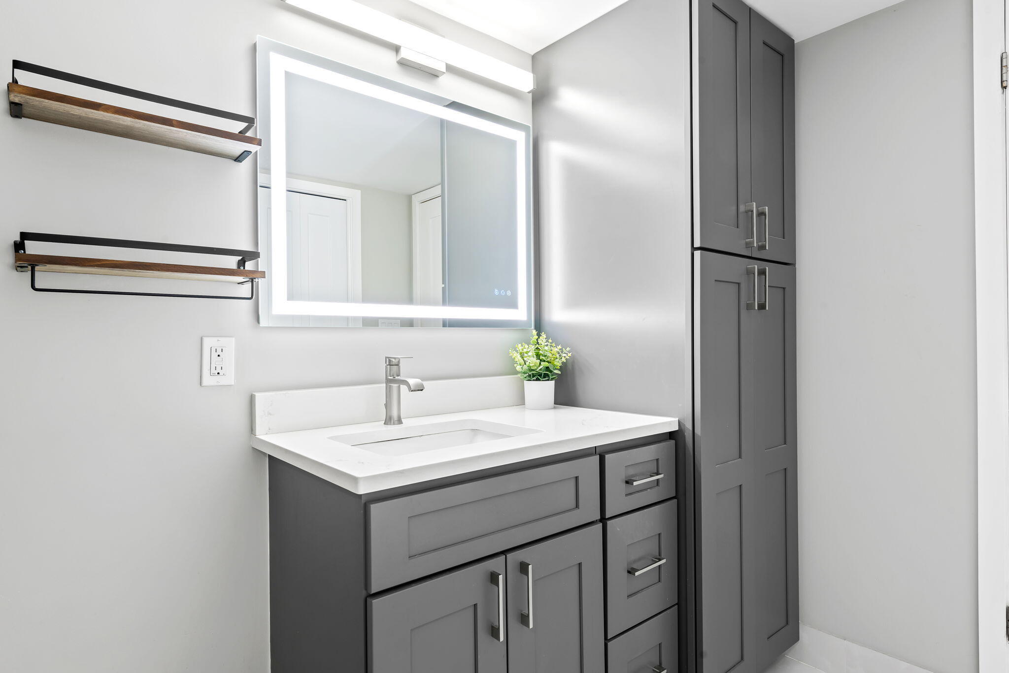 MIDDLE RIVER TOWER CONDO - Residential Lease