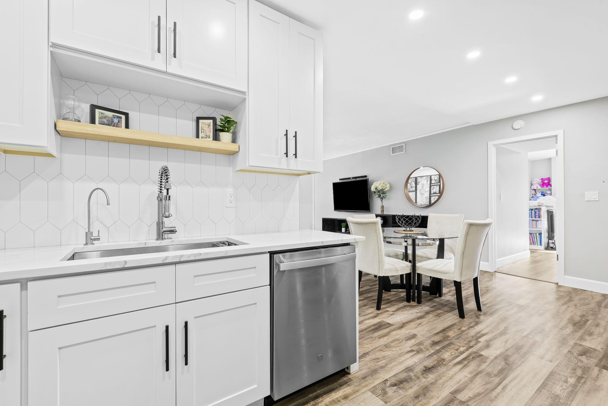 MIDDLE RIVER TOWER CONDO - Residential Lease