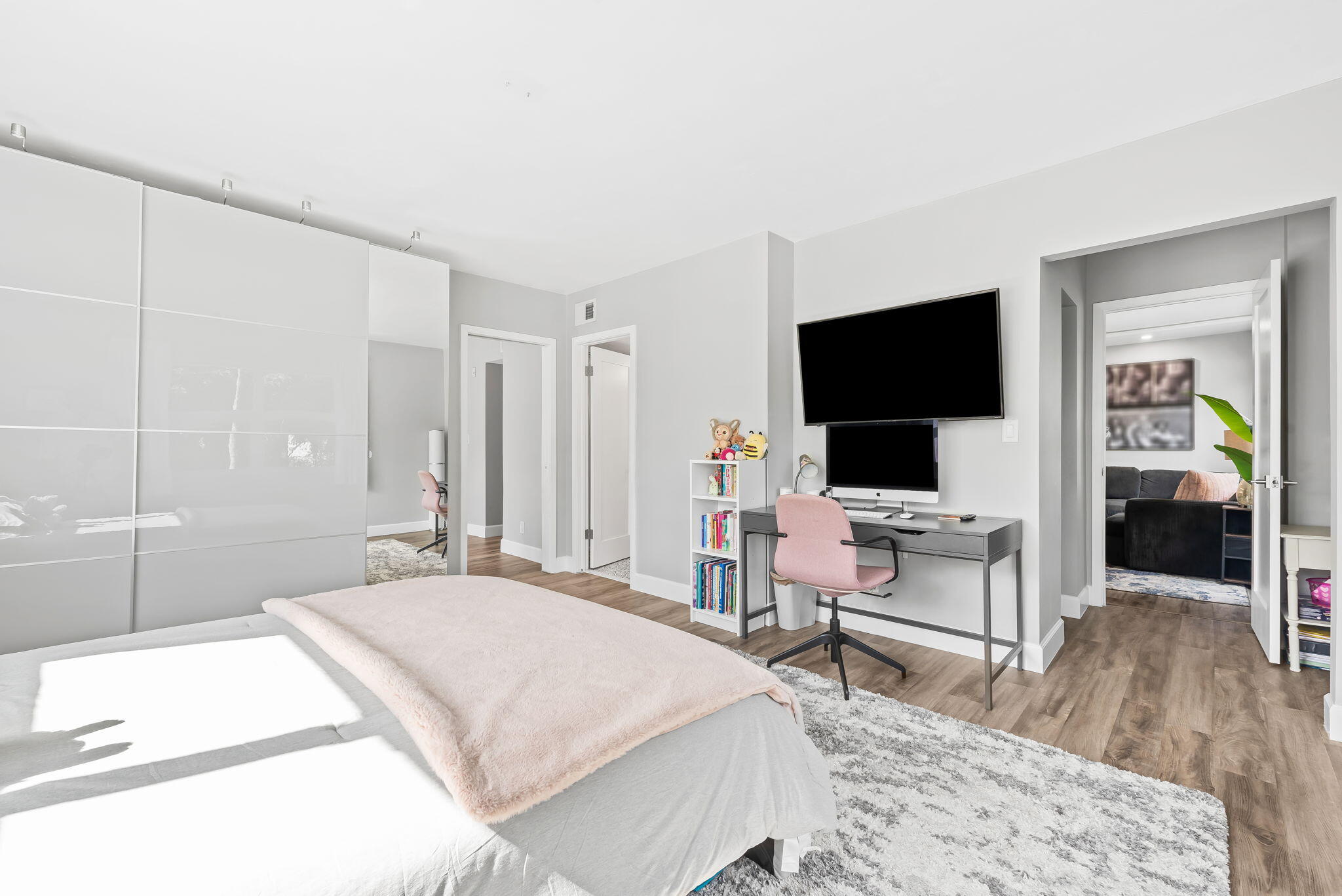 MIDDLE RIVER TOWER CONDO - Residential Lease