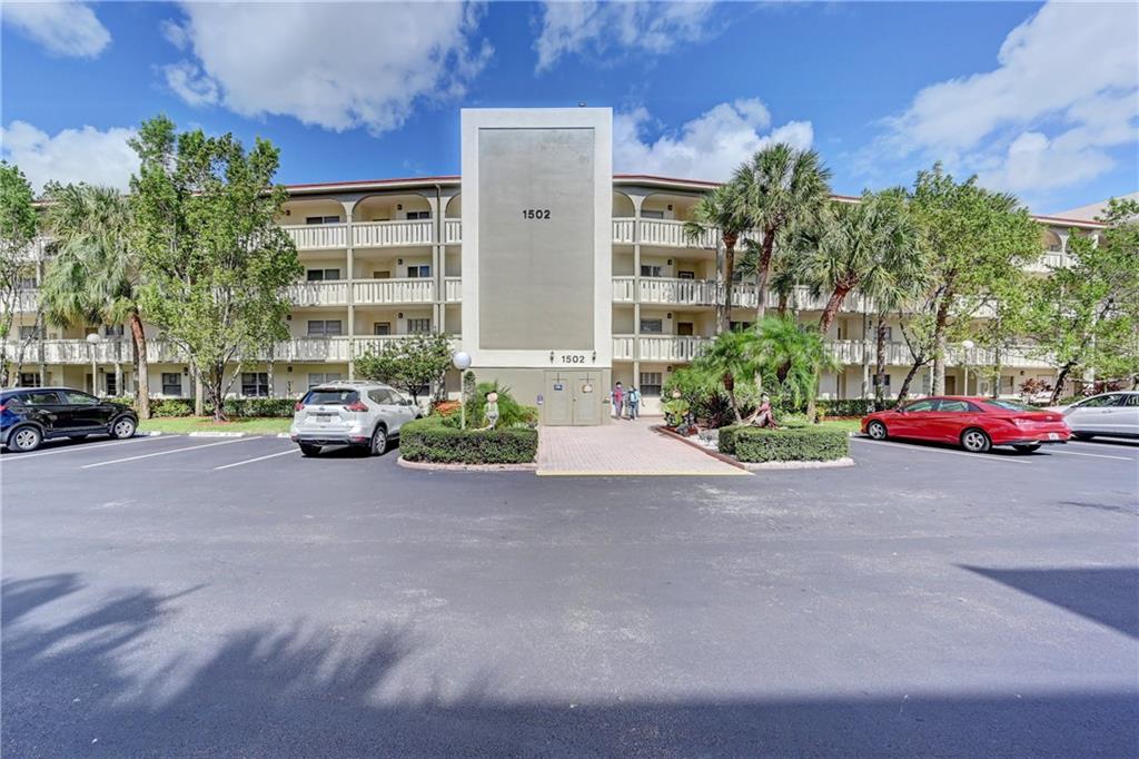 WYNMOOR VILLAGE - Residential