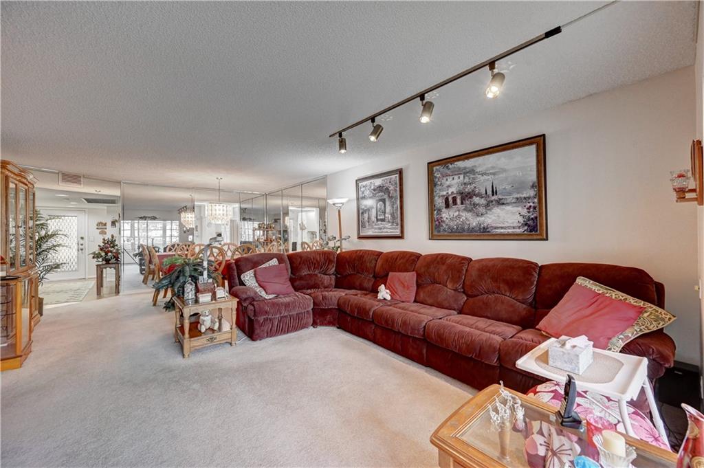 WYNMOOR VILLAGE - Residential