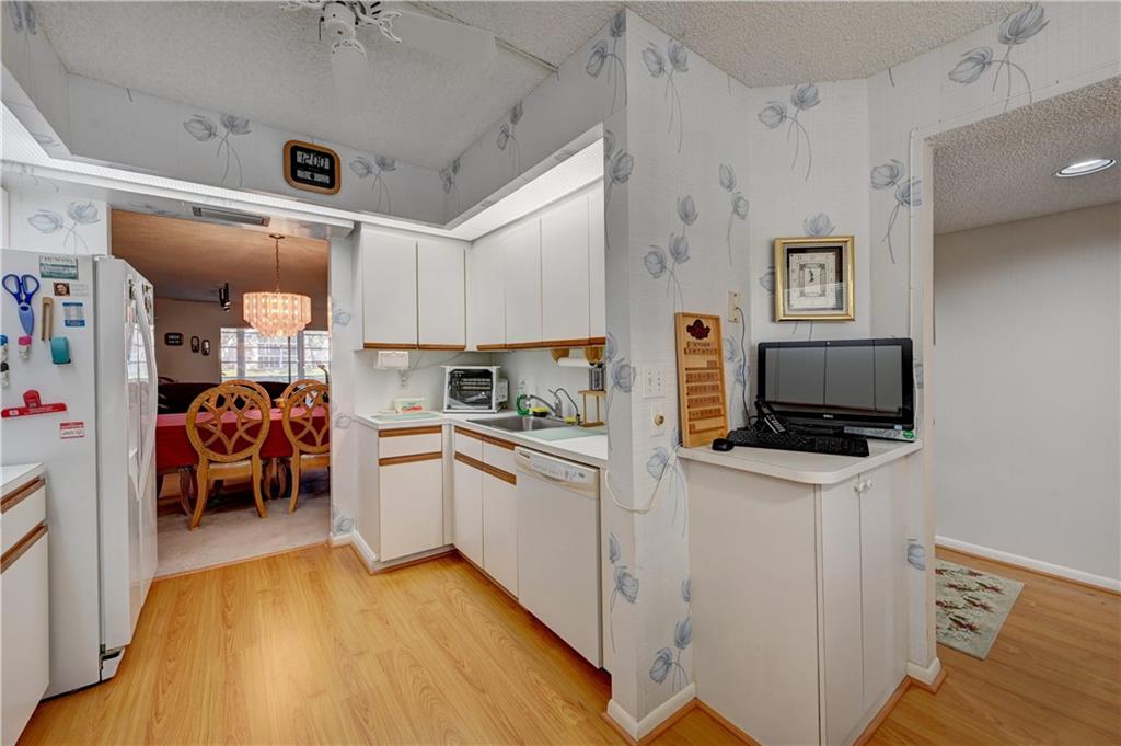 WYNMOOR VILLAGE - Residential