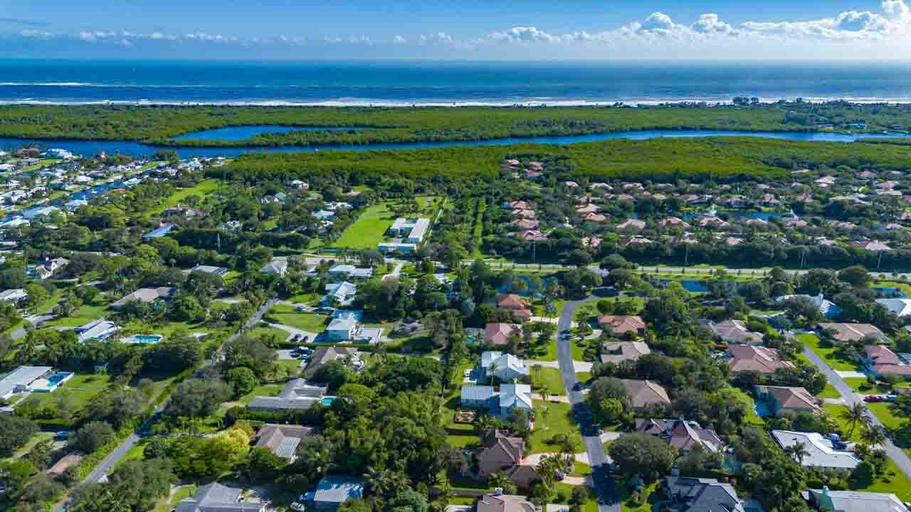 VILLAS OF HOBE SOUND COND - Residential