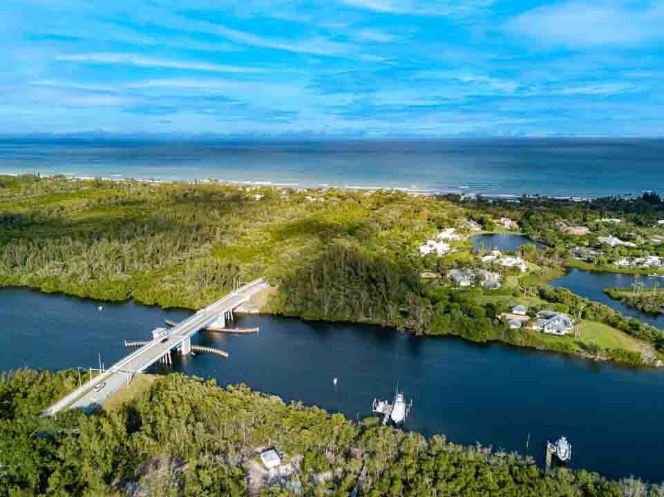 VILLAS OF HOBE SOUND COND - Residential