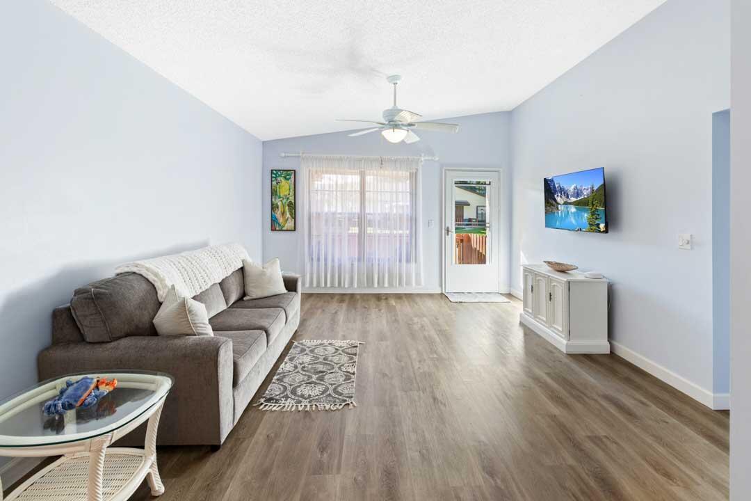 VILLAS OF HOBE SOUND COND - Residential