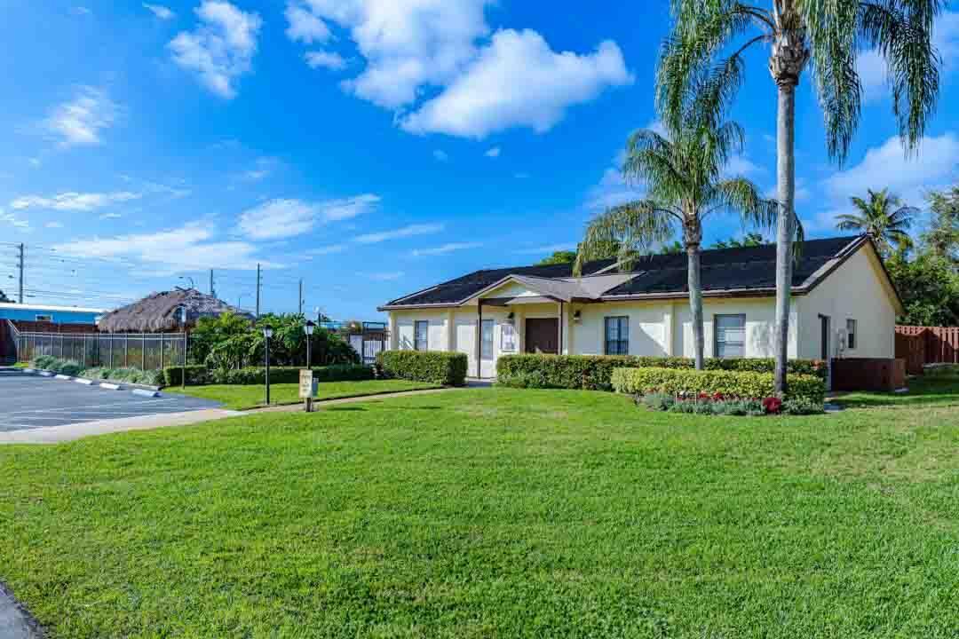 VILLAS OF HOBE SOUND COND - Residential