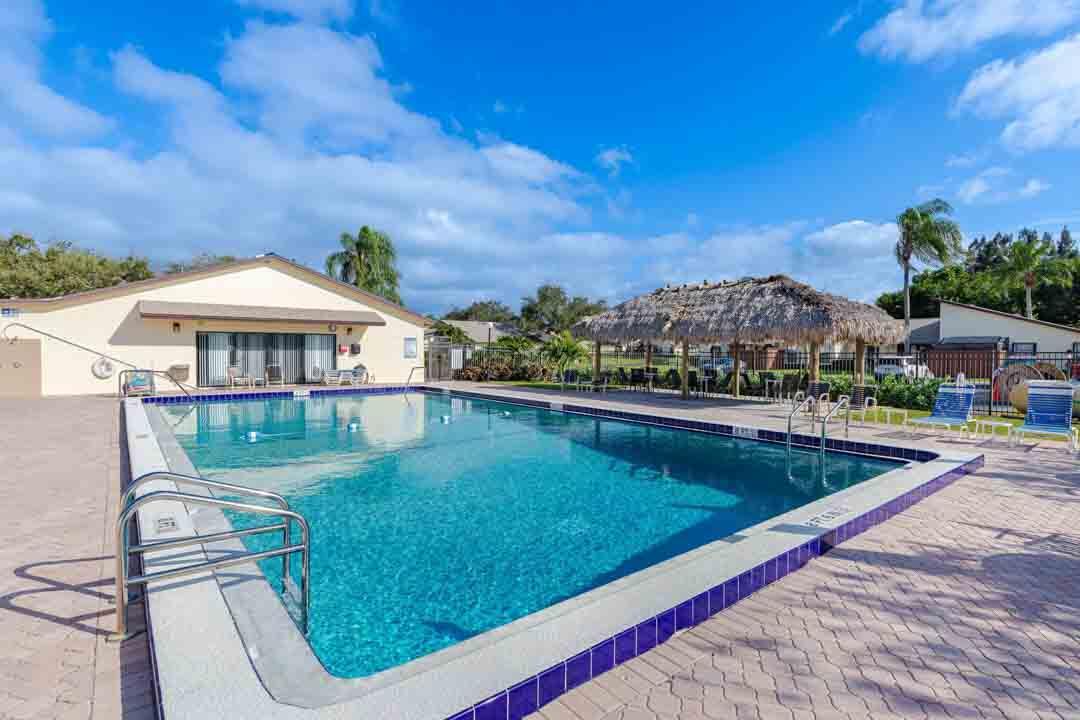 VILLAS OF HOBE SOUND COND - Residential