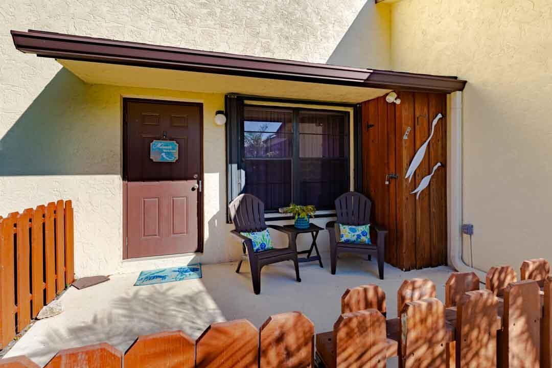 VILLAS OF HOBE SOUND COND - Residential