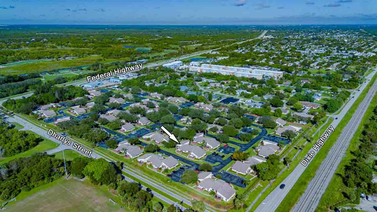 VILLAS OF HOBE SOUND COND - Residential