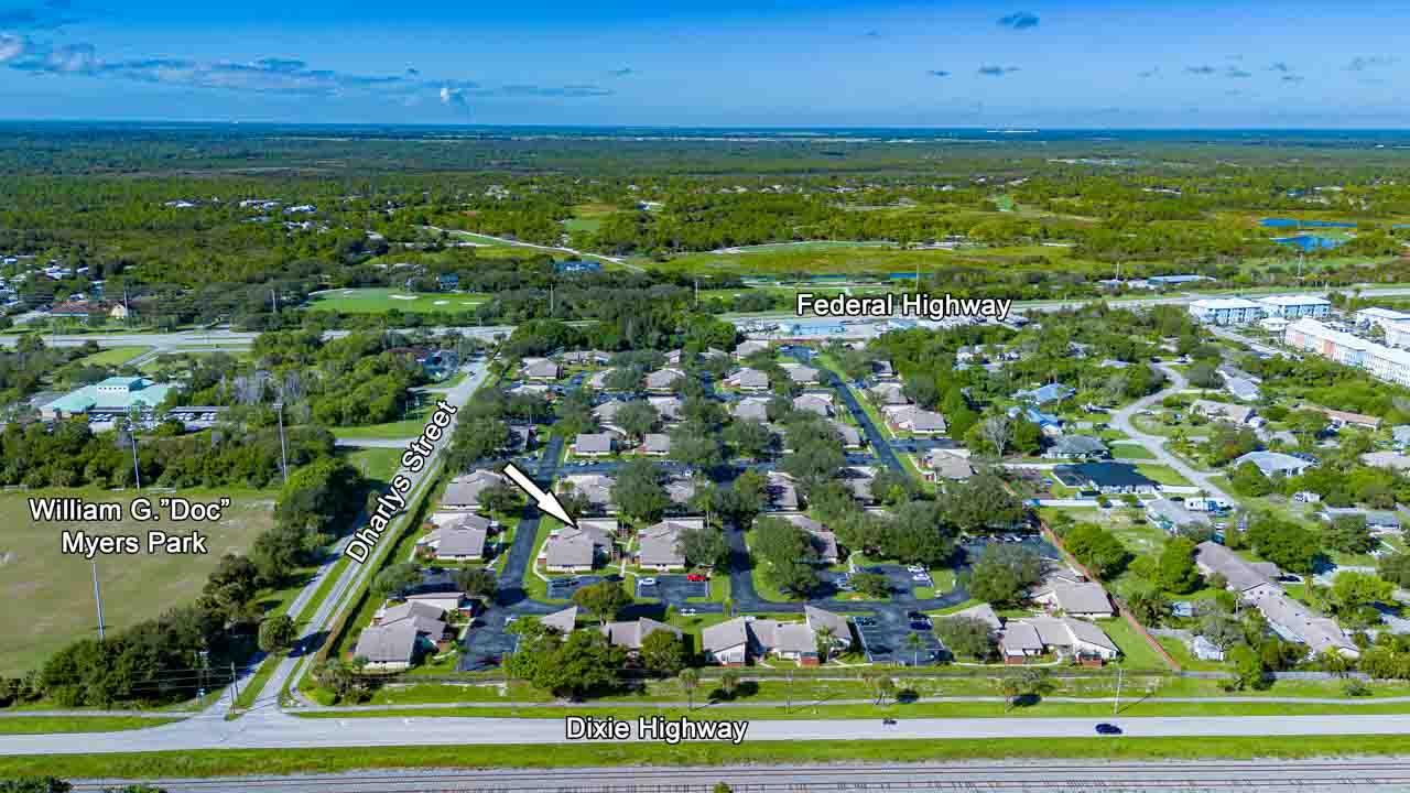 VILLAS OF HOBE SOUND COND - Residential