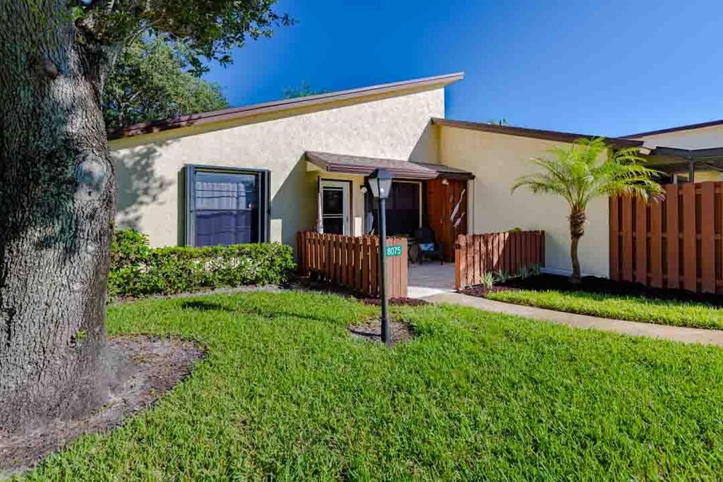 Photo of 8075 SE Villa Circle, Hobe Sound, FL 33455 (MLS # R11132331)