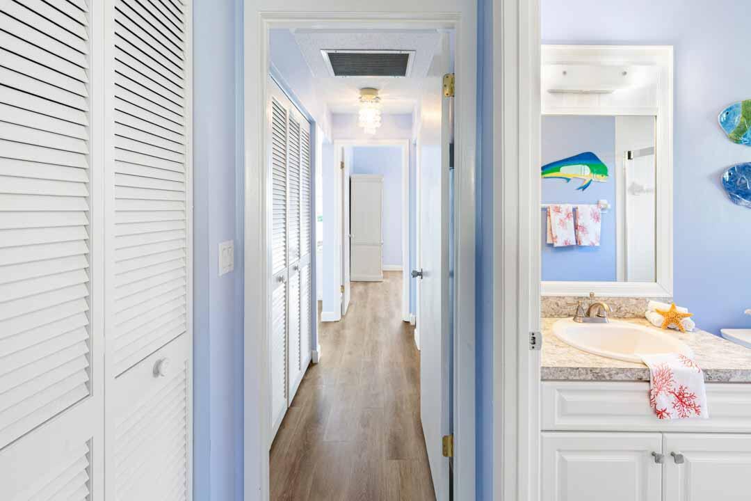 VILLAS OF HOBE SOUND COND - Residential