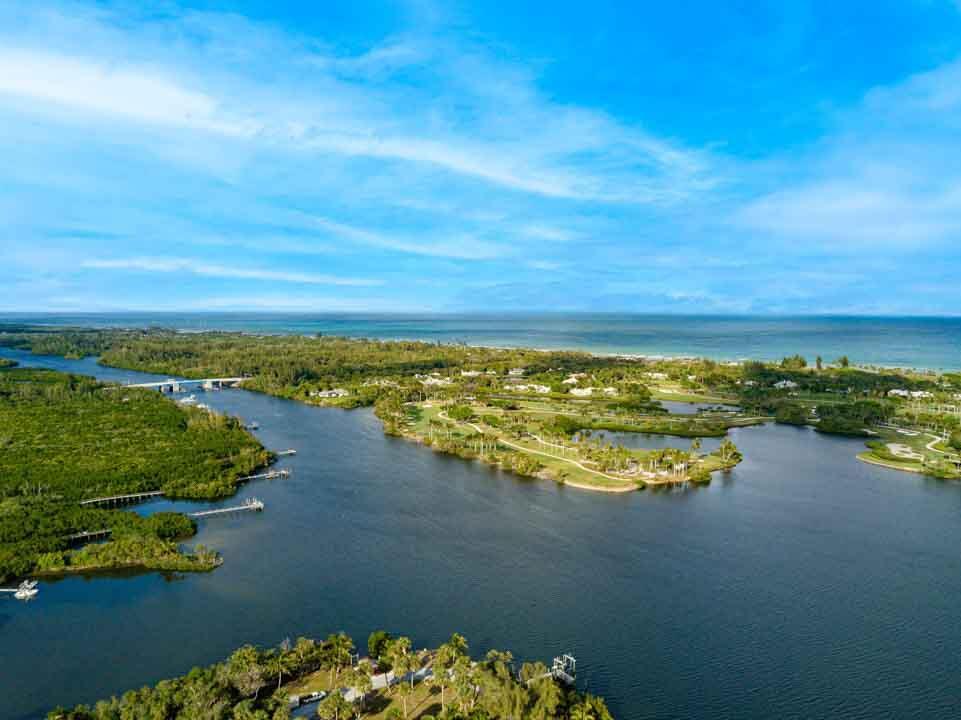 VILLAS OF HOBE SOUND COND - Residential