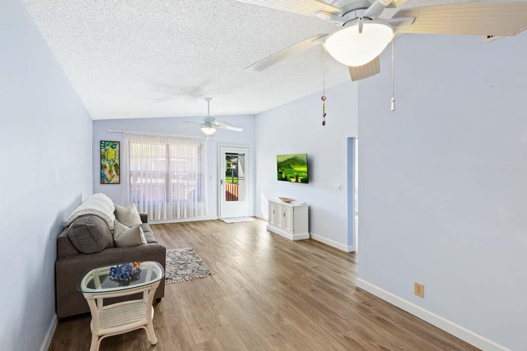 VILLAS OF HOBE SOUND COND - Residential