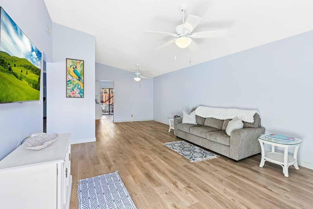 VILLAS OF HOBE SOUND COND - Residential