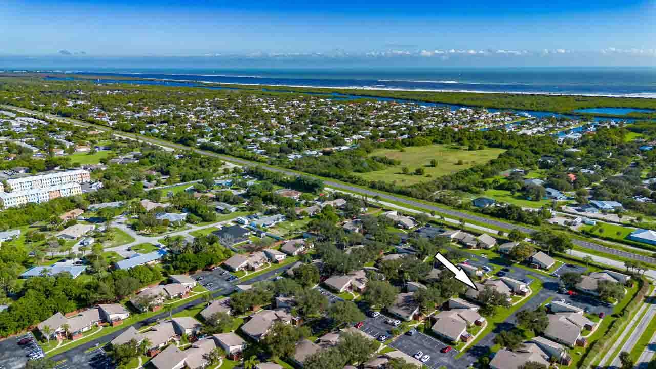 VILLAS OF HOBE SOUND COND - Residential