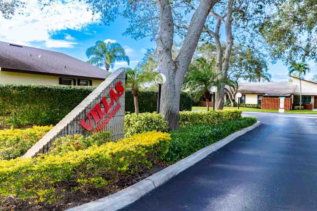 VILLAS OF HOBE SOUND COND - Residential