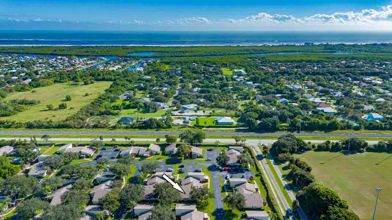 VILLAS OF HOBE SOUND COND - Residential